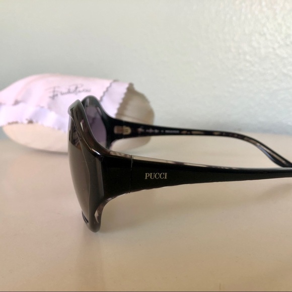 **SOLD** Emilio Pucci Sunglasses - Picture 5 of 9